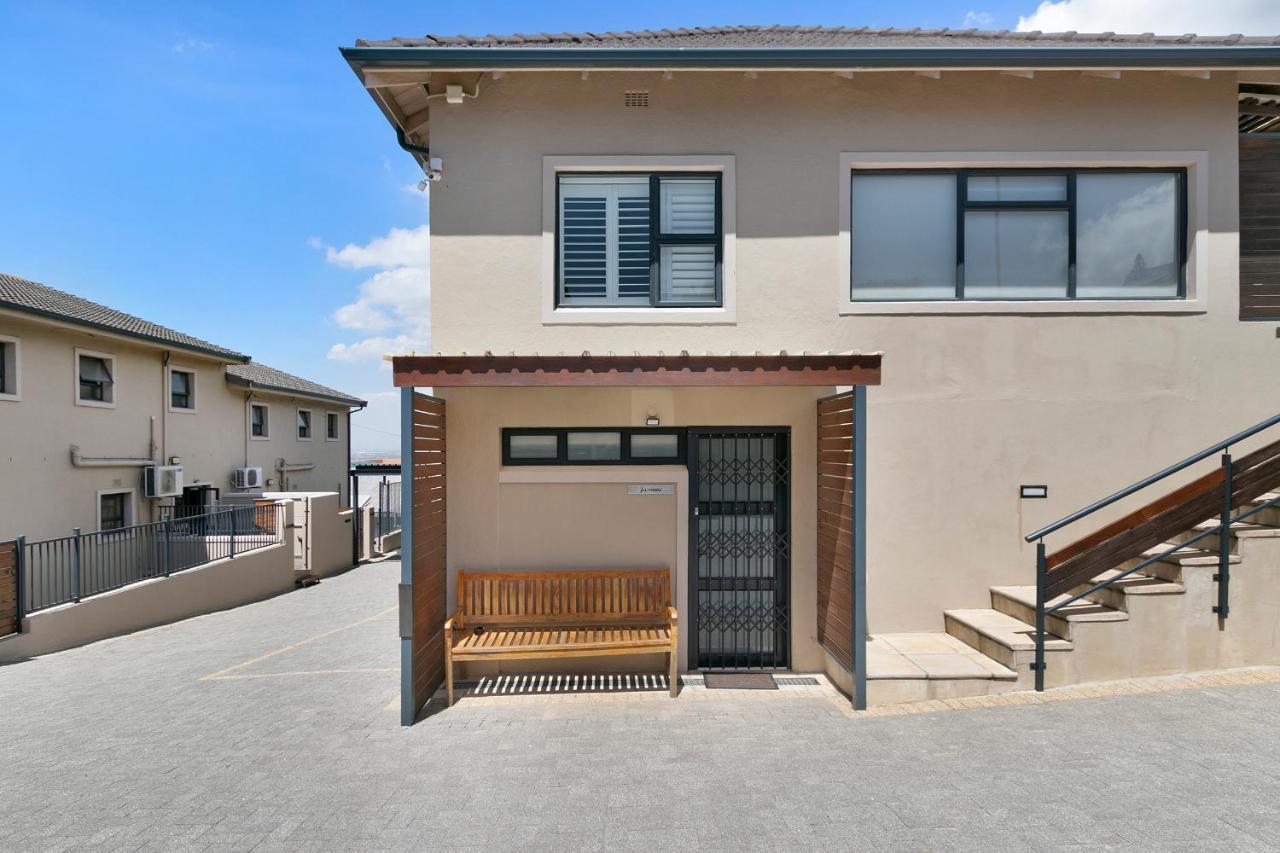 Star Apartment *